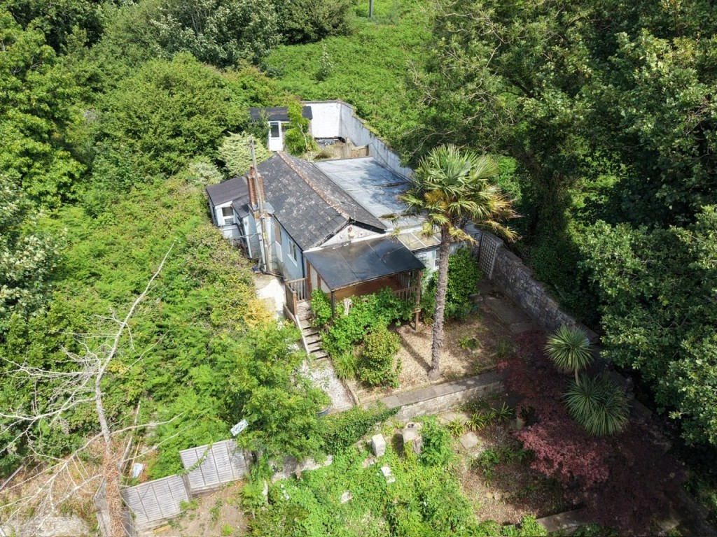 Lot: 177 - COTTAGE FOR IMPROVEMENT - Aerial view